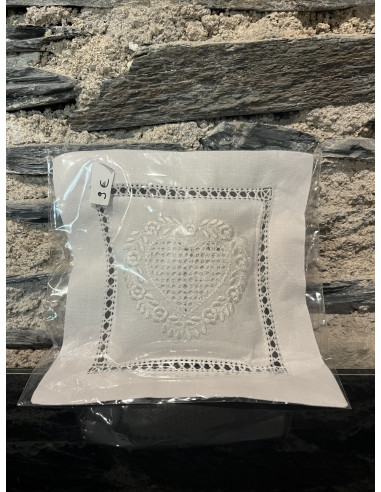Coussin Carre Brode De Lavande Motif Aleatoire
