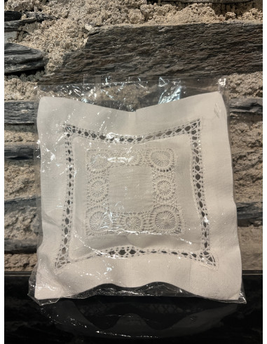 Coussin Carre Brode De Lavande Motif Aleatoire